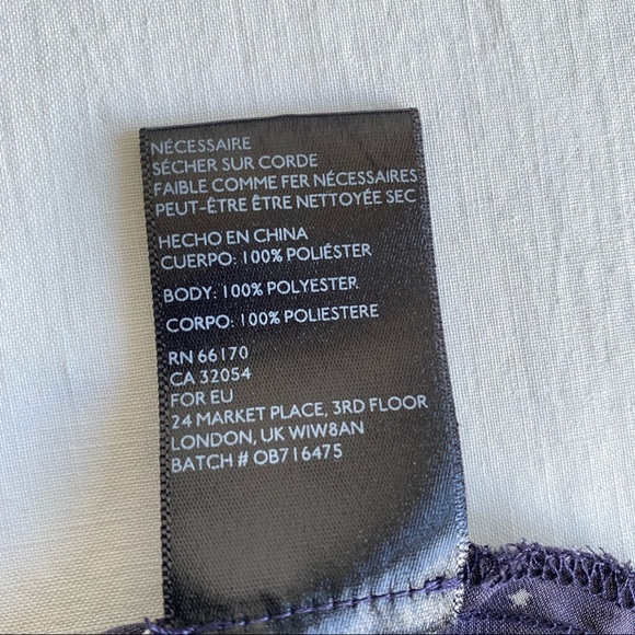 UO Stars Print Button Down Gathered Neck Blouse - Picture 12 of 14